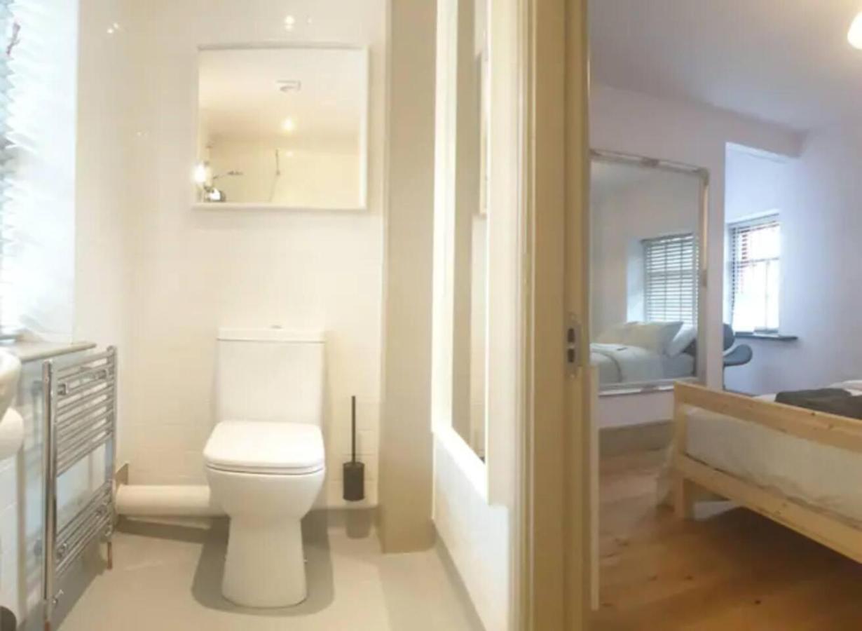 Buck - En-Suite Room In Canalside Guesthouse Burnley Kültér fotó